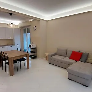 redipuglia-76-con-park-auto-privato-a-fianco-a-ospedale-gaslini.hotelitalianriviera.com/